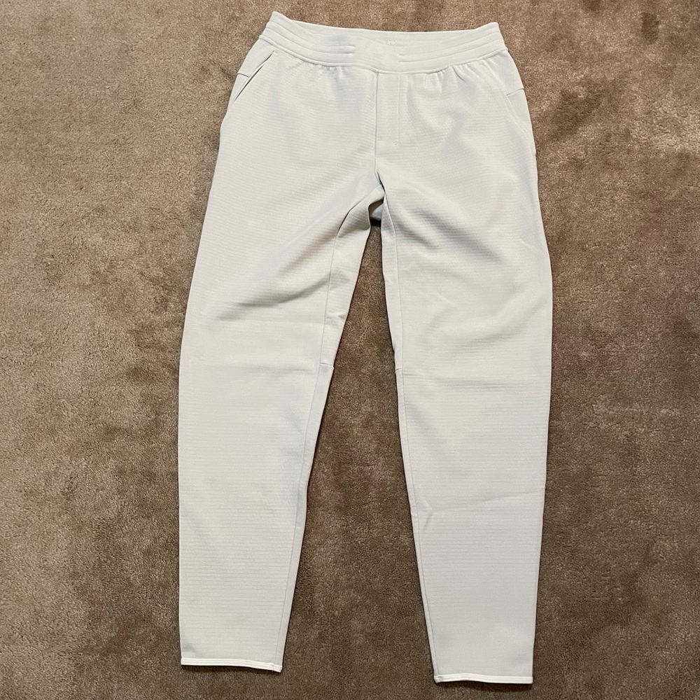 Lululemon Athletica Men’s White/Silver Athletic Textured Yoga Pants